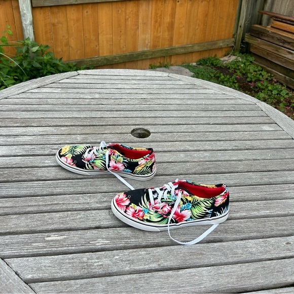 VANS Classic Lo Skate Sneakers Hawaiian‎ Floral Shoes Women’s 8.5 - Picture 3 of 7